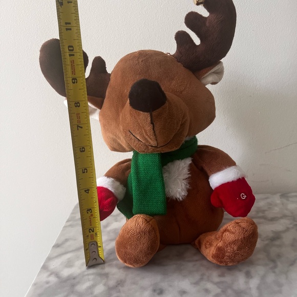 SINGING REINDEER PLUSHIE - Picture 10 of 11